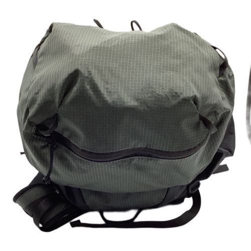 MOUNTAIN HARD WEAR (マウンテンハードウェア) バックパック ブラック×グレー マウンテンライト28 背面長40cm以下 21-30L(日帰り)