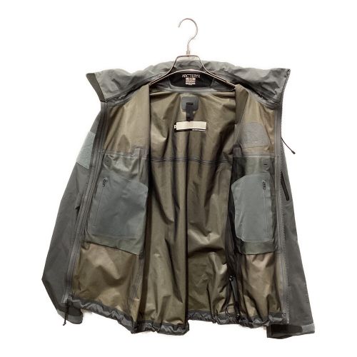 ARC'TERYX (アークテリクス) トレッキングウェア(ジャケット) メンズ SIZE M グレー カナダ製 LEAF Alpha Jacket 13317