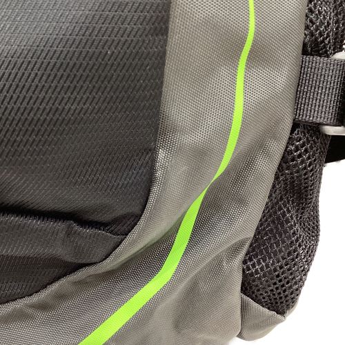 OSPREY (オスプレー) バックパック 24L ブラック ストラトス 24 背面長 51cm以上 21-30L(日帰り)