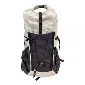 Hyperlite Mountain Gear (ハイパーライトマウンテンギアー) バックパック SIZE S ホワイト ELEVATE22 背面長 約41～45cm 21-30L(日帰り)