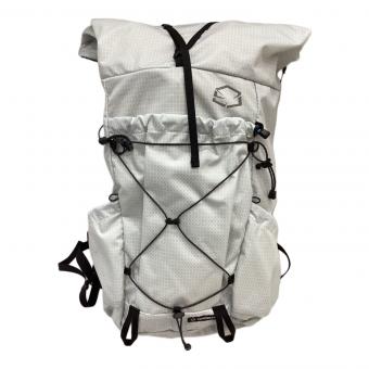 ZEROGRAM (ゼログラム) バックパック ホワイト ZU2BPX2404 ランディLT 25 背面長40cm以下 25L