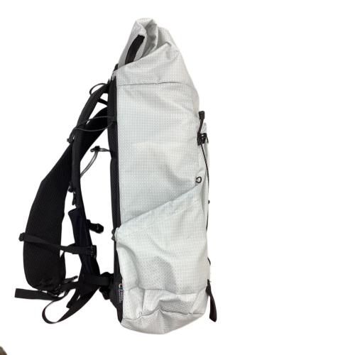 ZEROGRAM (ゼログラム) バックパック ホワイト ZU2BPX2404 ランディLT 25 背面長40cm以下 25L
