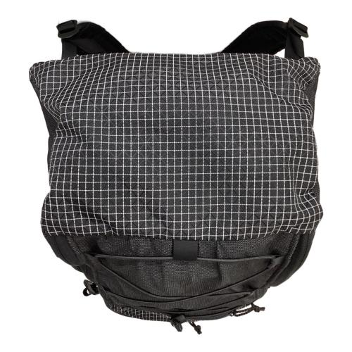 ULA Equipment (ウルトラライトアドベンチャーイクイップメント) リュック ブラック 30L DRAGONFLY