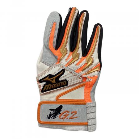 ジャイアンツOBの実使用バッティンググローブとリストバンド ジャイアンツOBの実使用バッティンググローブとリストバンド