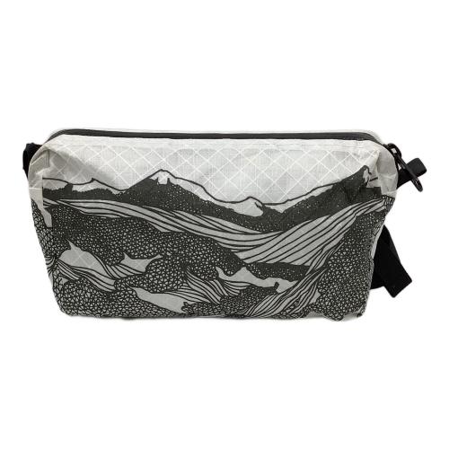 HIGH TAIL DESIGN (ハイテイルデザイン) 登山雑貨 ホワイト SKETCH 河戸良佑コラボデザイン ファニーパック Funny Pack 1L