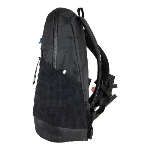 Hyperlite Mountain Gear バックパック ブラック デイブレイク22 内部ミニポーチ付属有 リニューアルモデル 完売品 DAY BREAK 22 背面長 約41～45cm 21-30L(日帰り) DYNEEMA