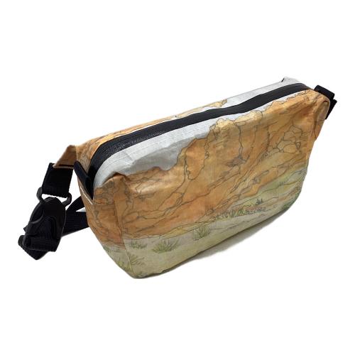 HIGH TAIL DESIGNS ショルダーバッグ 完売品 HANNAH BEMBORN Watercolor Series The Ultralight Fanny Pack ファニーパック Red Rock Canyon柄