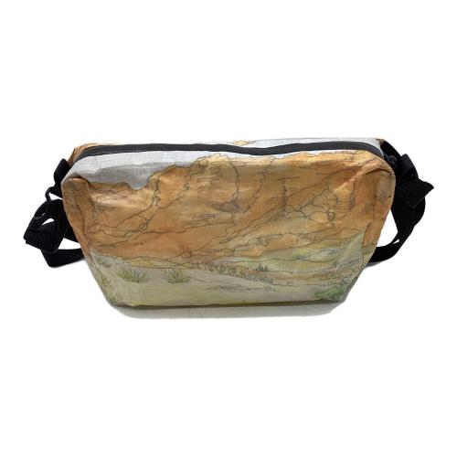 HIGH TAIL DESIGNS ショルダーバッグ 完売品 HANNAH BEMBORN Watercolor Series The Ultralight Fanny Pack ファニーパック Red Rock Canyon柄