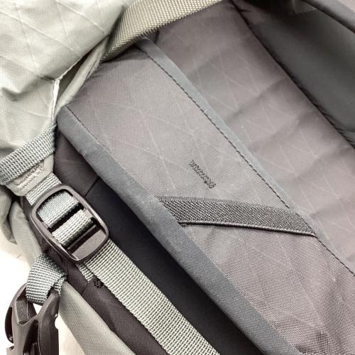MOUNTAIN HARD WEAR (マウンテンハードウェア) バックパック OU7563 35L グレー スクランブラー 35