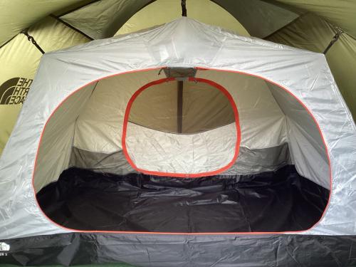 THE NORTH FACE (ザ ノース フェイス) ソロテント フロントパッチシート箇所・ポール使用曲がり・屋外ヨゴレ有/ニュートープ ランダー2