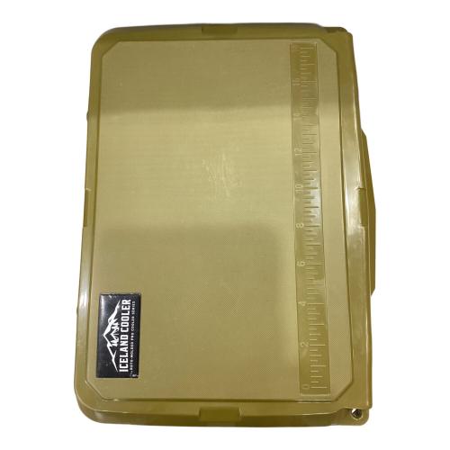 ICELAND COOLER (アイスランドクーラー) クーラーボックス 35QT オリーブ