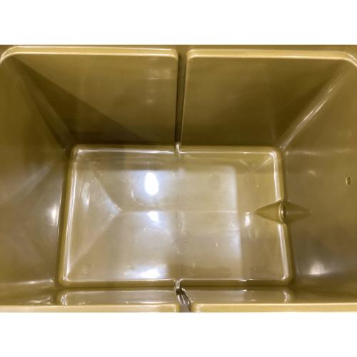 ICELAND COOLER (アイスランドクーラー) クーラーボックス 35QT オリーブ