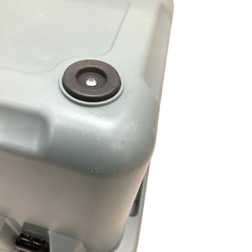 真空断熱クーラー クーラーボックス HUGEL モスグリーン