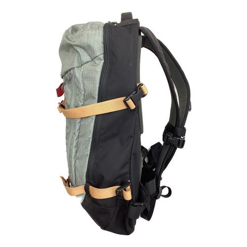 ARC'TERYX (アークテリクス) バックパック フィリピン製 廃盤品/バックカントリー向け @ グレー×ブラック サイロ18/SILO18