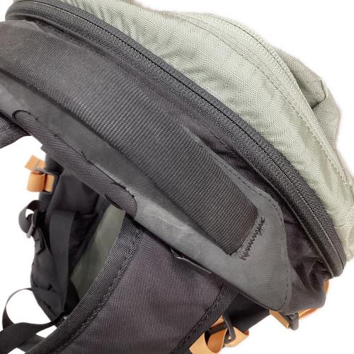 ARC'TERYX (アークテリクス) バックパック フィリピン製 廃盤品/バックカントリー向け @ グレー×ブラック サイロ18/SILO18