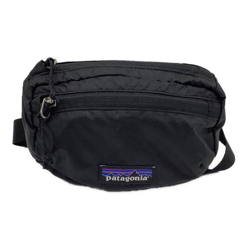 Patagonia (パタゴニア) ショルダーバッグ ブラック ライトウェイトトラベルミニヒップバッグ
