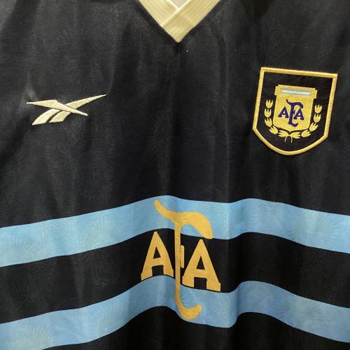アルゼンチン代表 (アルゼンチンダイヒョウ) サッカーユニフォーム 6JL1508 イギリス製 1999年アウェイ メンズ SIZE 38"/40" (XL相当) ネイビー