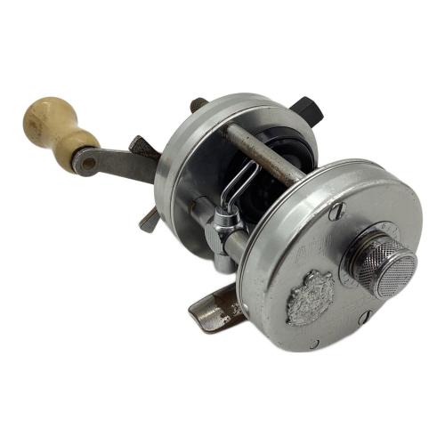 Abu Garcia アンバサダー2500C ベイトリール リール フットNo.821100(推定1982年11月製) ケース付  ドラグノブ4本爪・ショートツインハンドルカスタムの可能性・ Hi Speedステッカー黒筆記体