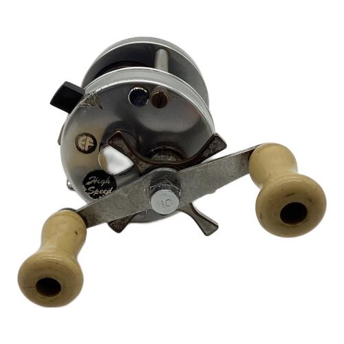 Abu Garcia アンバサダー2500C ベイトリール リール フットNo.821100(推定1982年11月製) ケース付  ドラグノブ4本爪・ショートツインハンドルカスタムの可能性・ Hi Speedステッカー黒筆記体