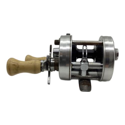 Abu Garcia アンバサダー2500C ベイトリール リール フットNo.821100(推定1982年11月製) ケース付  ドラグノブ4本爪・ショートツインハンドルカスタムの可能性・ Hi Speedステッカー黒筆記体