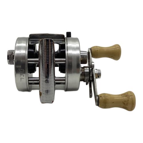 Abu Garcia アンバサダー2500C ベイトリール リール フットNo.821100(推定1982年11月製) ケース付  ドラグノブ4本爪・ショートツインハンドルカスタムの可能性・ Hi Speedステッカー黒筆記体
