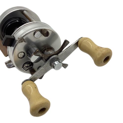 Abu Garcia アンバサダー2500C ベイトリール リール フットNo.821100(推定1982年11月製) ケース付  ドラグノブ4本爪・ショートツインハンドルカスタムの可能性・ Hi Speedステッカー黒筆記体