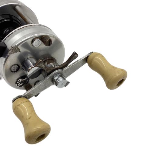 Abu Garcia アンバサダー2500C ベイトリール リール フットNo.821100(推定1982年11月製) ケース付  ドラグノブ4本爪・ショートツインハンドルカスタムの可能性・ Hi Speedステッカー黒筆記体