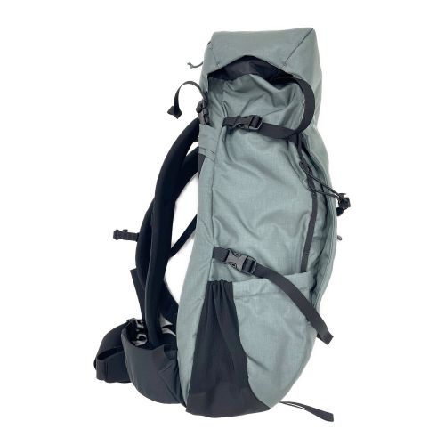 ARC'TERYX (アークテリクス) バックパック グレー 背面長 約46～50cm 31-40L(山小屋泊) 18795 BRIZE 32