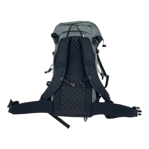 ARC'TERYX (アークテリクス) バックパック グレー 背面長 約46～50cm 31-40L(山小屋泊) 18795 BRIZE 32