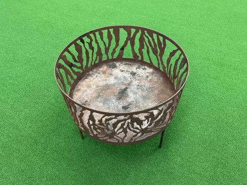 Sanzoku Mountain (サンゾクマウンテン) 焚火台 ※10cm脚セット・ボルト欠品 17cm脚セットのみ マウンコム虎(コ)