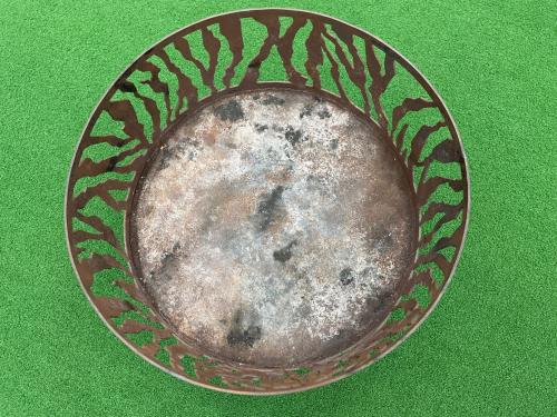 Sanzoku Mountain (サンゾクマウンテン) 焚火台 ※10cm脚セット・ボルト