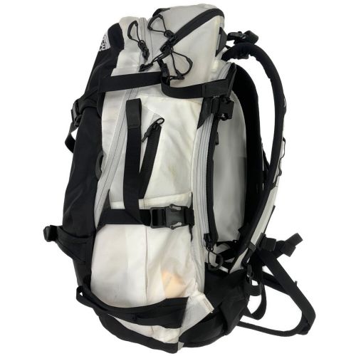 THE NORTH FACE (ザ ノース フェイス) バックパック 35L ホワイト×ブラック バックカントリー向け @ チュガッチ35 背面長 約46～50cm 21-30L(日帰り) NM62352