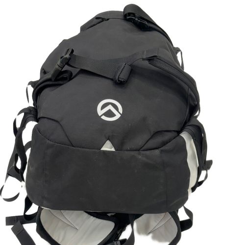 THE NORTH FACE (ザ ノース フェイス) バックパック 35L ホワイト×ブラック バックカントリー向け @ チュガッチ35 背面長 約46～50cm 21-30L(日帰り) NM62352