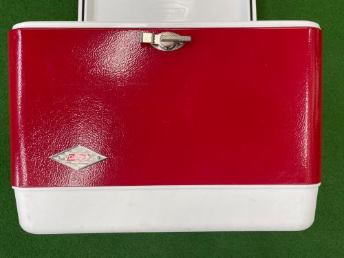 Coleman (コールマン) クーラーボックス 54QT(約51L) レッド×ホワイト 6150.6155 スチールベルトクーラー