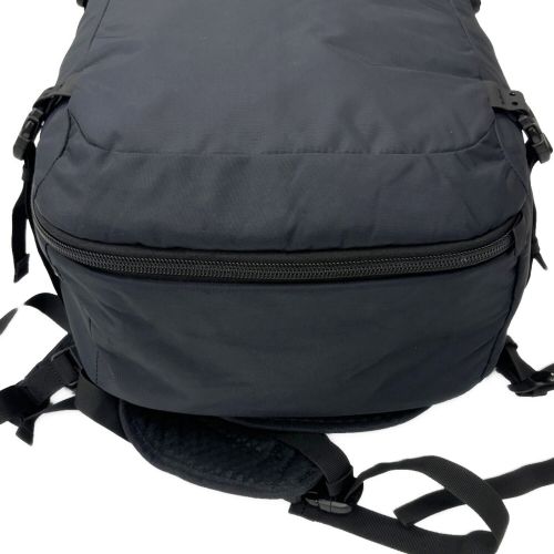 packsafe バックパック Venturesafe EXP45 Anti-Theft Carry-on Travel Pack 45L ブラック