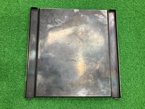 UNIFLAME (ユニフレーム) ファイアグリル 焚火台 エンボス鉄板・FGハンガー ・網（未使用）・網（USED）×2・ケース付