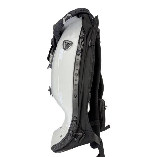 BOBLBE-E (ボブルビー) リュック ホワイト×ブラック ハードシェルバックパック megalopolis 25L