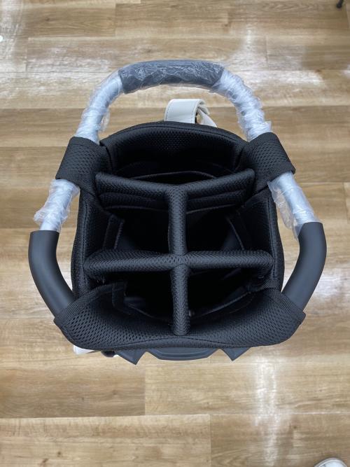 V12 (ヴィトゥエルブ) キャディバッグ ホワイト×ブラック 9型 スタンド式 V122221-CB01 STD STAR STAND CADDY 9