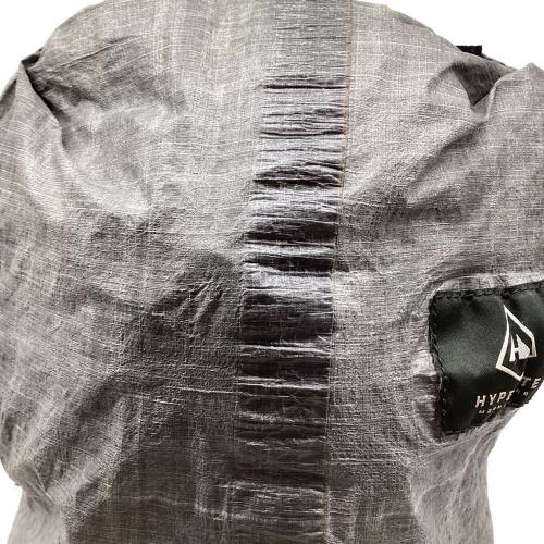 Hyperlite Mountain Gear (ハイパーライトマウンテンギア) バックパック グレー スタッフパック 背面長40cm以下 21-30L(日帰り)