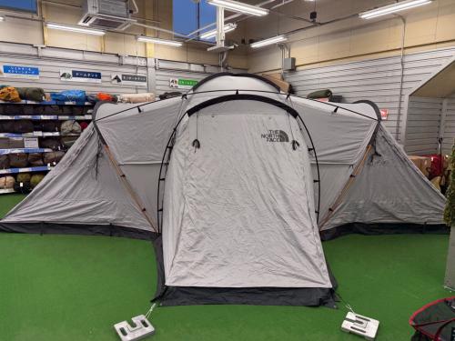 THE NORTH FACE (ザ ノース フェイス) ツールームテント スカート・インナーボトムヨゴレ有 メルドグレー NV22201 ノーチラス4×4 約660×570×225(h)cm 2～4人用 程度B 程度B スカートあり