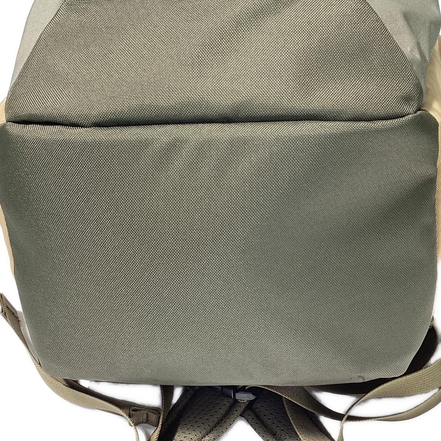 ARC'TERYX (アークテリクス) リュック オリーブ X000006044 マンティス
