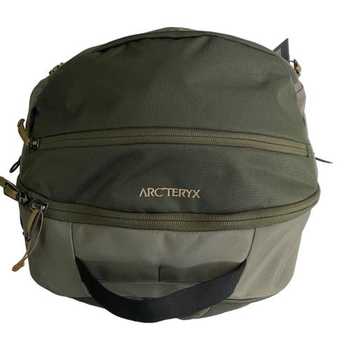 ARC'TERYX (アークテリクス) リュック オリーブ X000006044 マンティス