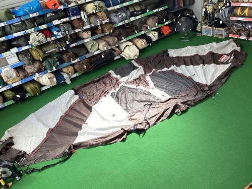 Coleman (コールマン) ツールームテント ヨゴレ有 4Sワイド2ルームカーブ 約580×350×200(h)cm 2～4人用 程度B 程度B スカートあり ハンマーなし/説明書なし