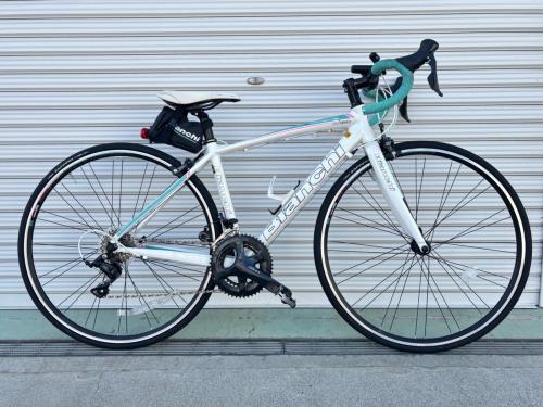 BIANCHI (ビアンキ) ロードバイク VIA NIRONE 7 ビアニローネ7 サドルバッグ付 ロックチェーン番号817 SIZE 44 ホワイト×ブルー