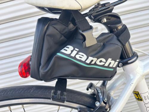 BIANCHI (ビアンキ) ロードバイク VIA NIRONE 7 ビアニローネ7 サドルバッグ付 ロックチェーン番号817 SIZE 44 ホワイト×ブルー