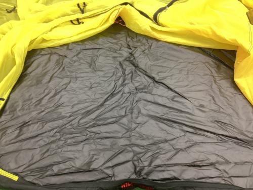 HILLEBERG (ヒルバーグ) ドームテント 127700100 シート若干のヨゴレ・ポールヨゴレ・ショックコード伸び・キズ有@ ケロン Keron 3GT