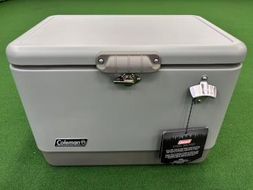 コールマン  スチールベルトクーラー　未使用 54QT スチールベルトクーラー（セージ）の通販｜キャンプ用品の