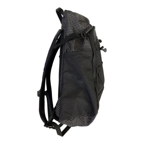 ULA Equipment (ウルトラライトアドベンチャーイクイップメント) ドラゴンフライ リュック 約30L＠ ブラック×ホワイト