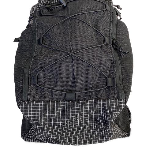 ULA Equipment (ウルトラライトアドベンチャーイクイップメント) ドラゴンフライ リュック 約30L＠ ブラック×ホワイト