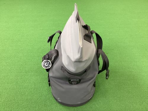 Yeti (イエティ) ホッパーM30 クーラーバッグ ブラック×グレー